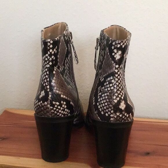 NEW 14TH & UNION Braxton snakeskin booties - Picture 4 of 7
